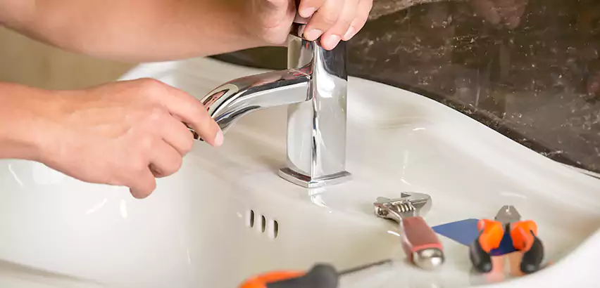 Bathtub Faucet Replacement in Glen Cove